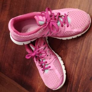 Nike tennis shoes, pink 8.5